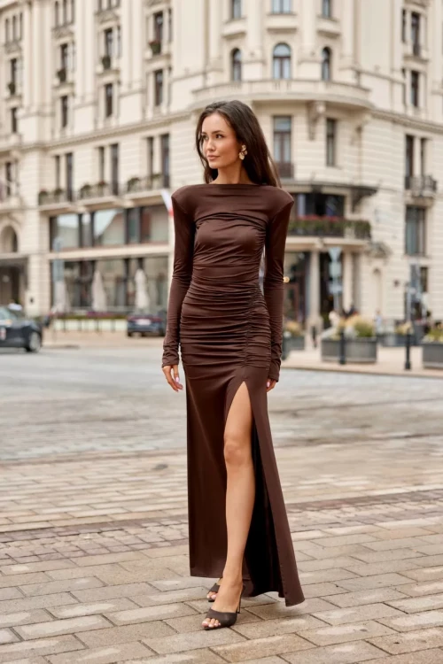 lalilafashionpl-lalila-drapowana-sukienka-z-odkrytymi-plecami-w-kolorze-brazowym.webp