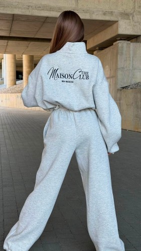 Ocieplany komplet damski Maison Club w kolorze szarym Damski komplet dresowy premium oversize MIA MAISON CLUB Modny brązowy komplet dresowy damski na jesień i zimę marki warszawa lalilafashionpl lalila fashion