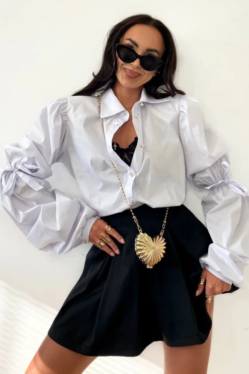Koszula-na-poduszkach-z-wiazanymi-rekawami-LaMilla-biala-w-lalilafashion pl.jpg