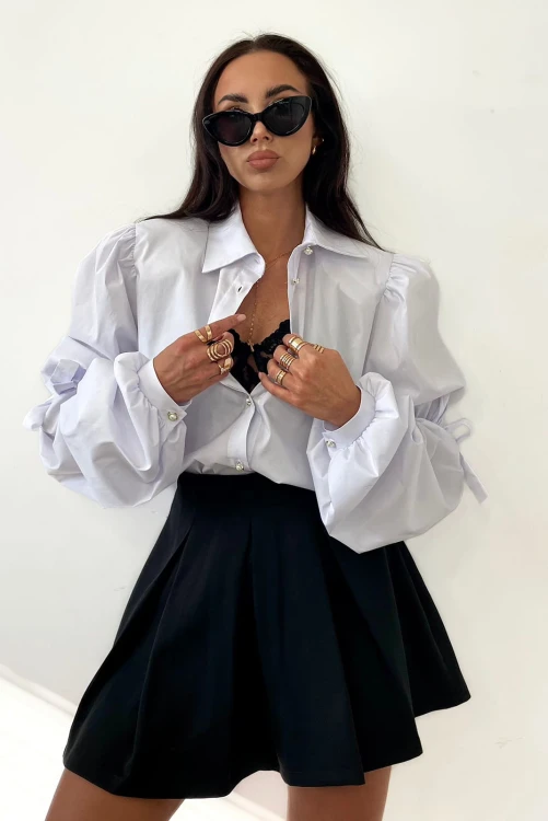Koszula-na-poduszkach-z-wiazanymi-rekawami-LaMilla-biala-w-lalilafashionstore.jpg